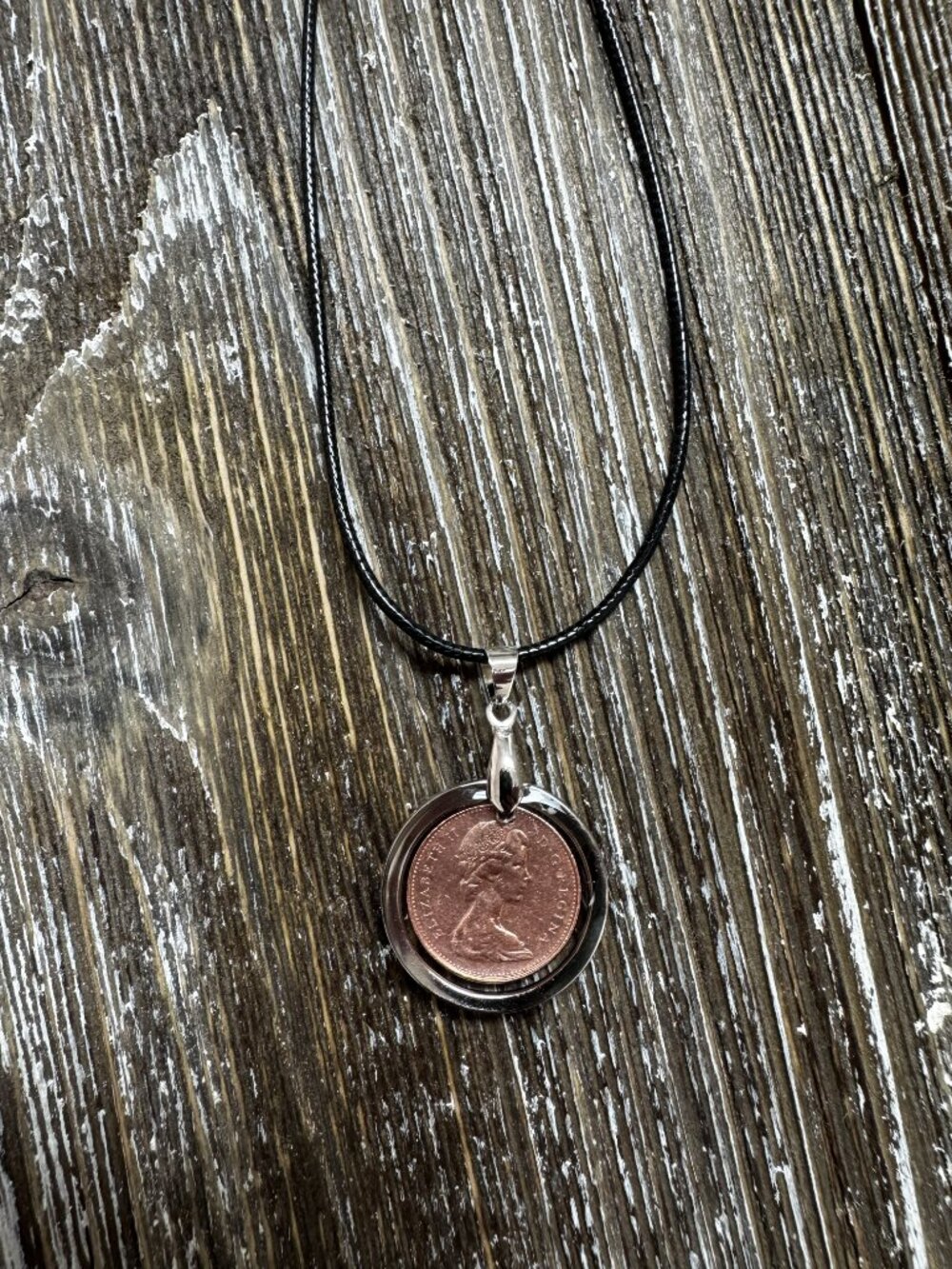 1978 Canadian 1 Cent Coin Necklace | Handcrafted Resin Pendant | Canadian Penny - Picture 11 of 12